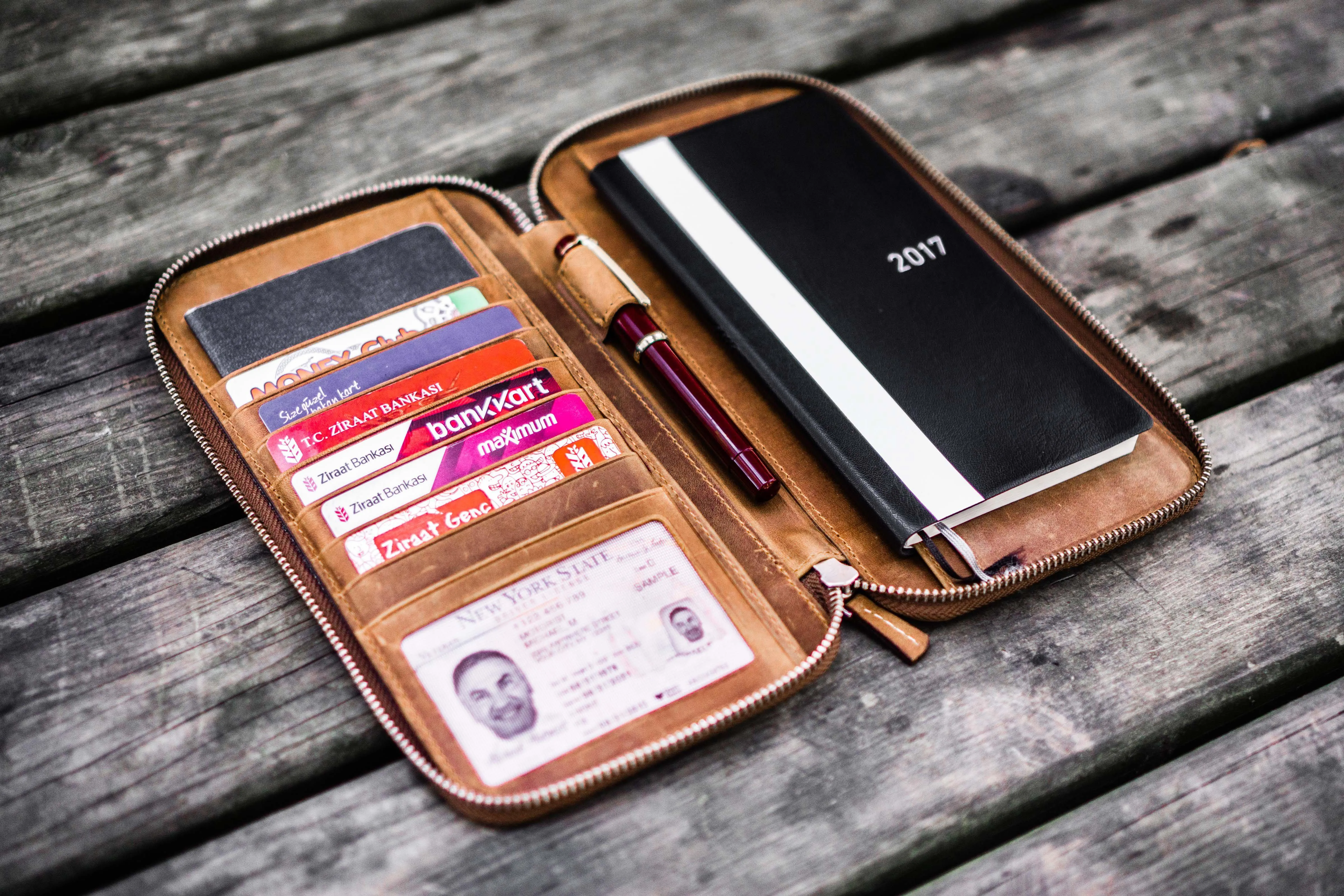 Leather Zippered Hobonichi Weeks Cover - Crazy Horse Brown